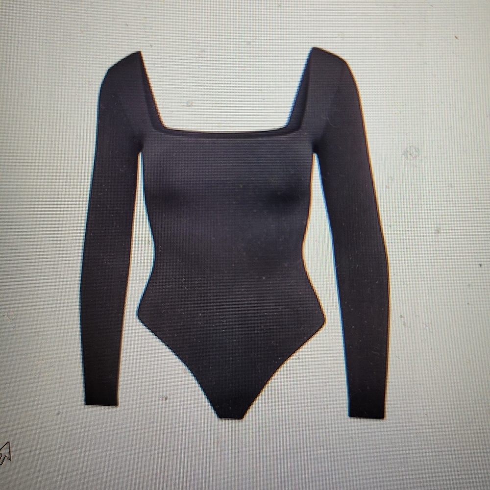 Babaton Aritzia Contour Squareneck bodysuit M